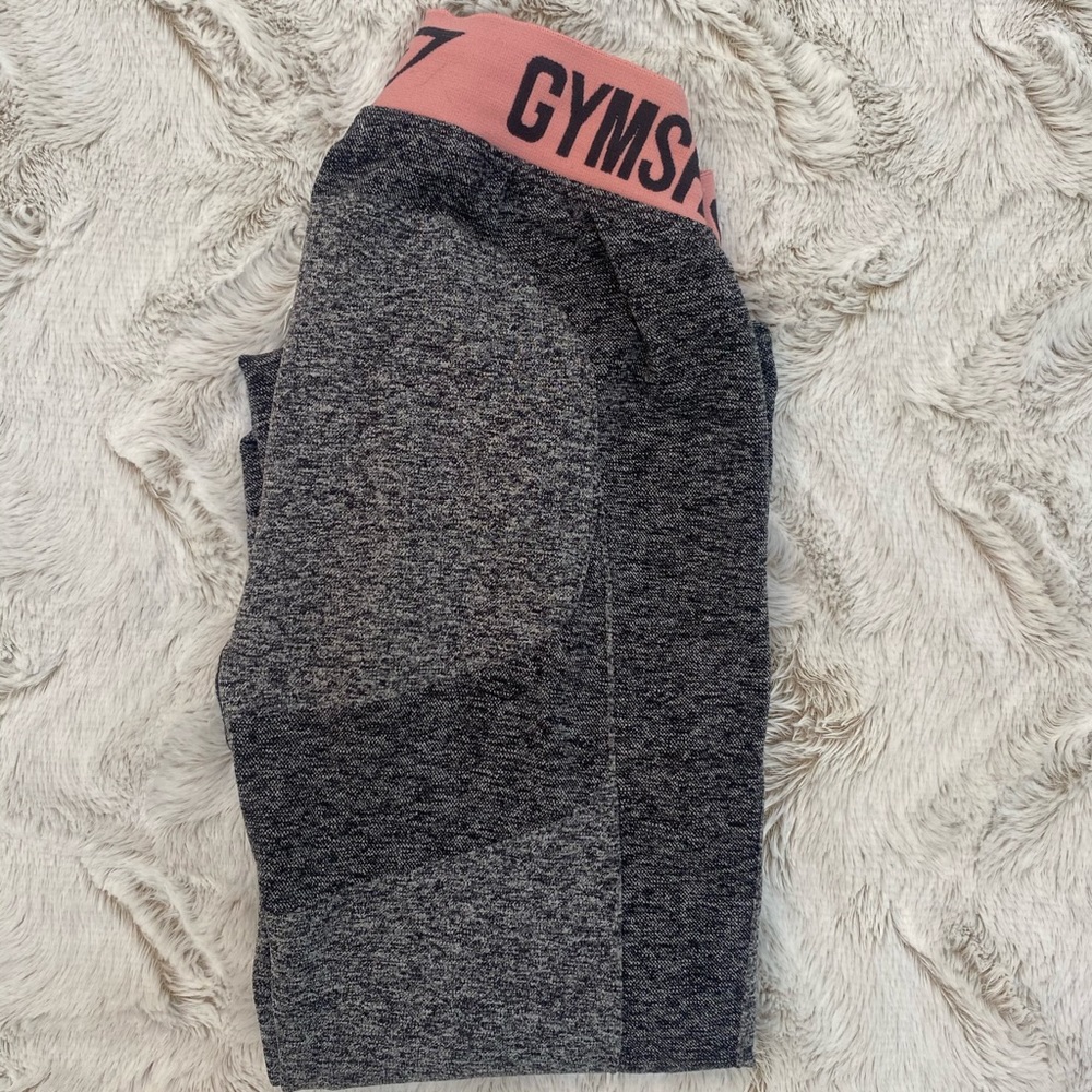 SOLD Women’s Gymshark FLEX legging